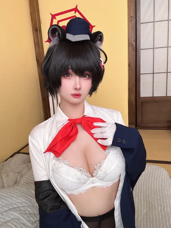 rioko凉凉子 – NO.138 蔚蓝档案 导游 椿 10